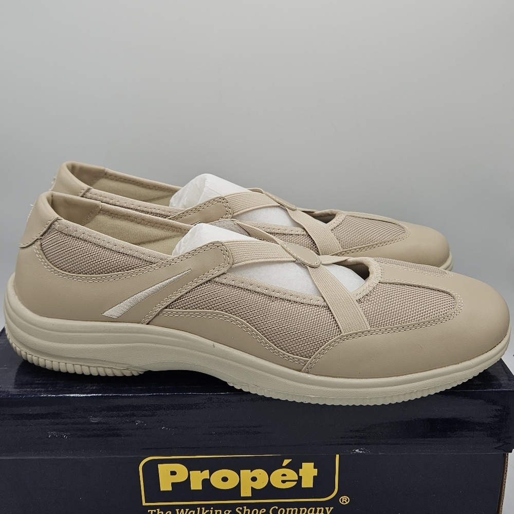 Propet Sapphire Featherlite Mary Jane  walking shoe size 11 aa /11 narrow